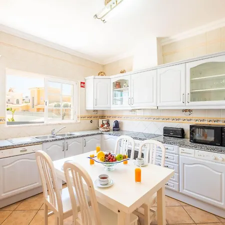 Vakantiehuis Mendes - Walking Distance To The *