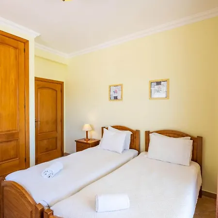 Vakantiehuis Mendes - Walking Distance To The Albufeira