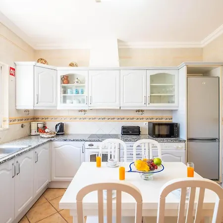 Mendes - Walking Distance To The Vakantiehuis
